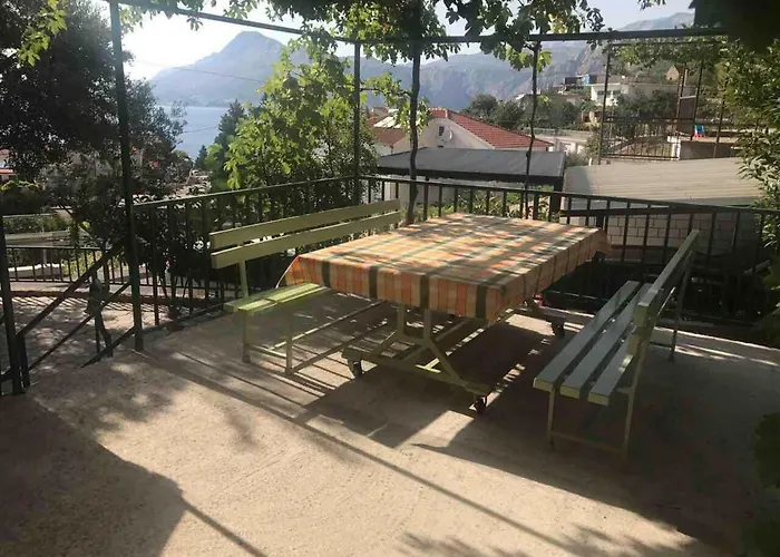 Atila Damir Omiš