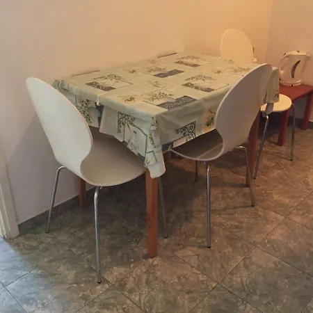 Atila Damir 아파트 오미스